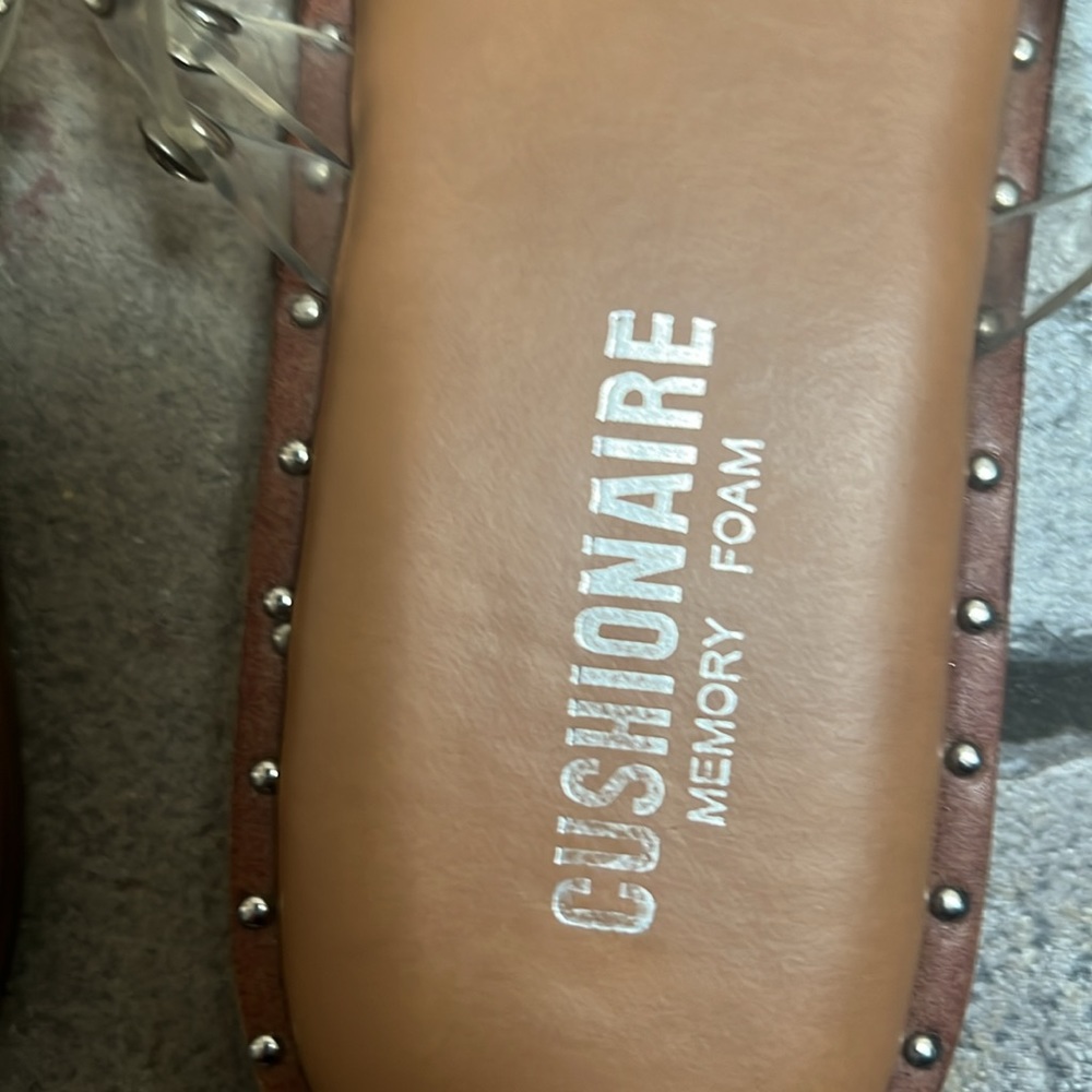 VACATION SANDALS 🩴 - Picture 2 of 5
